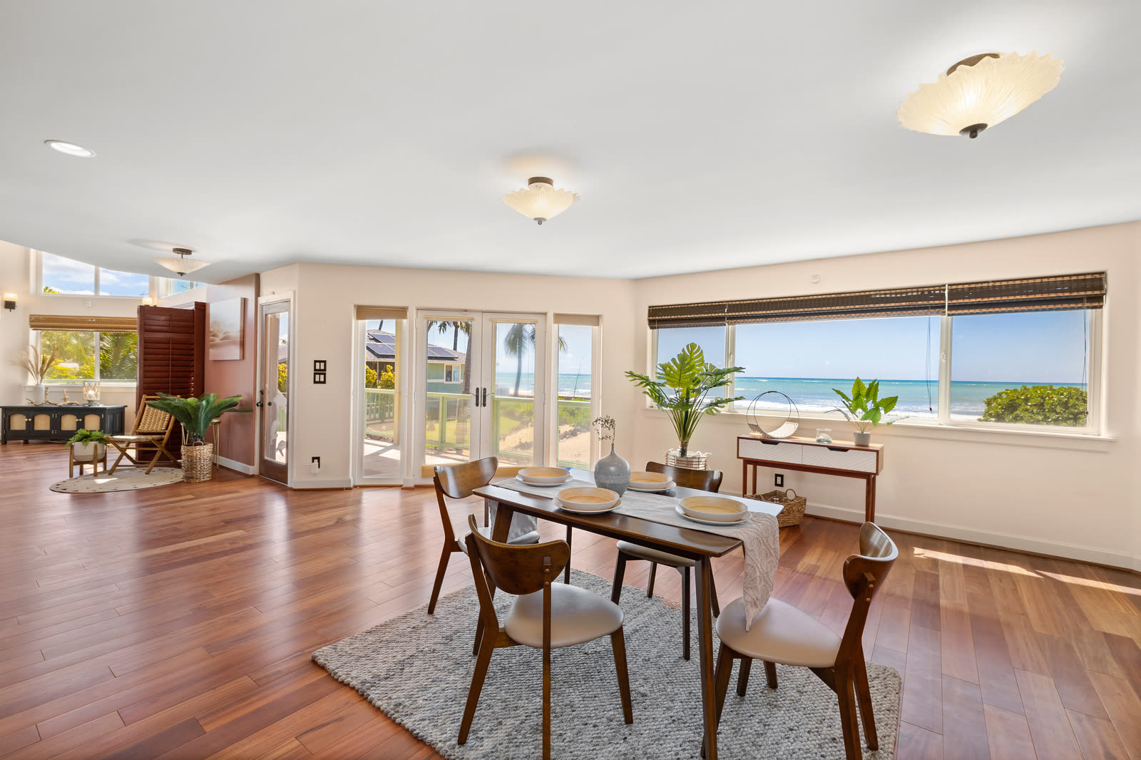 Dining with ocean view